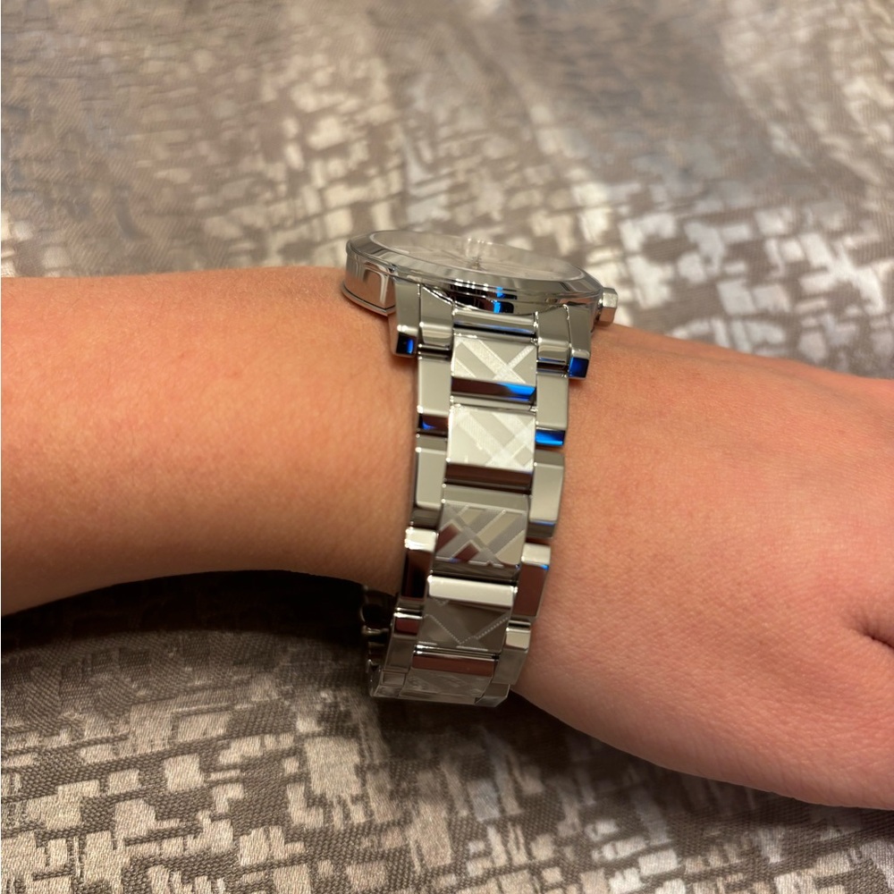(NEEDS BATTERY) Burberry Silver Watch with Minimalist Design - Picture 2 of 15